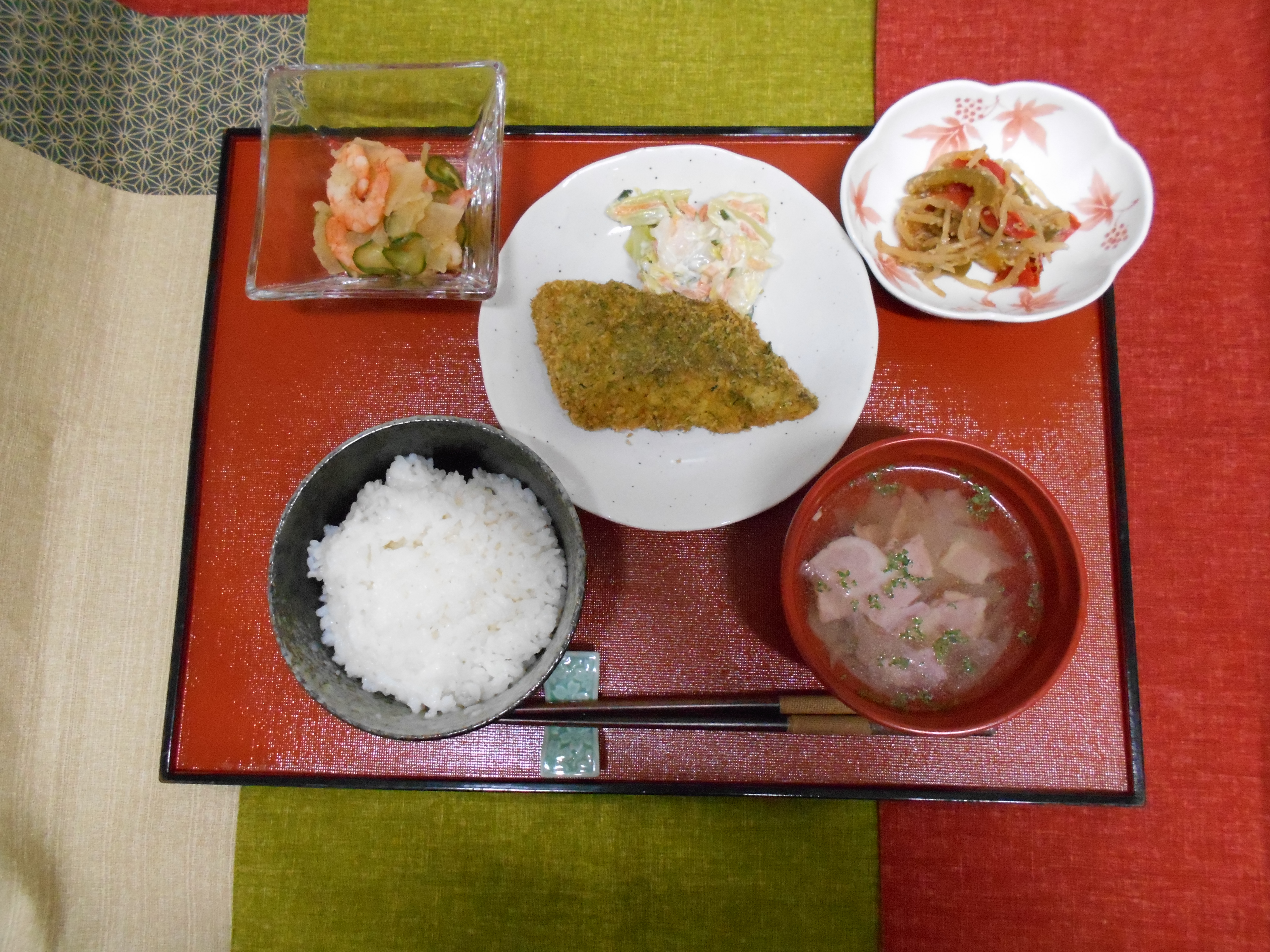 くみのき苑本部　たらの磯部揚げ・カレーライス