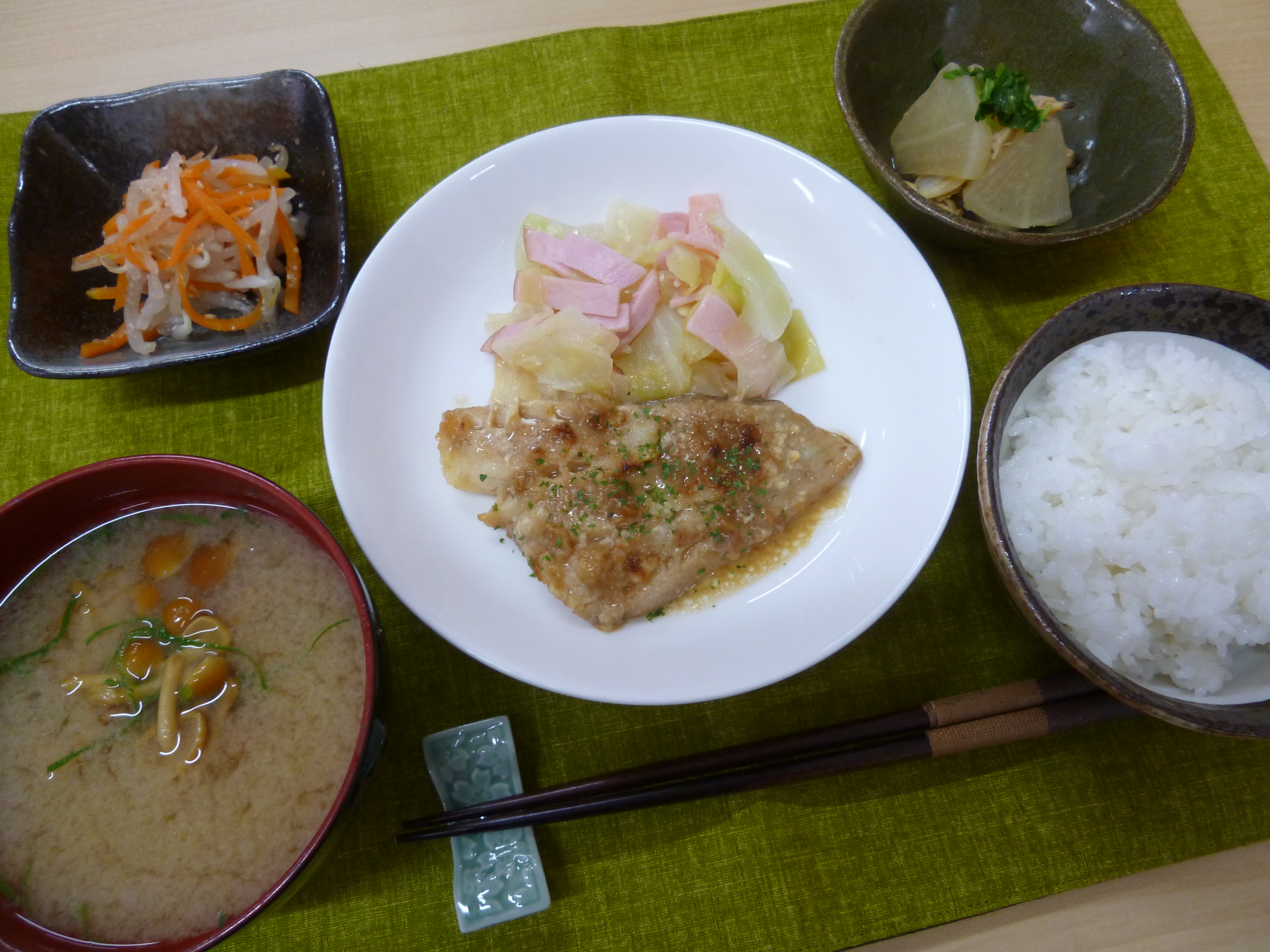 くみのき苑ゆらら　たらのバター醬油焼