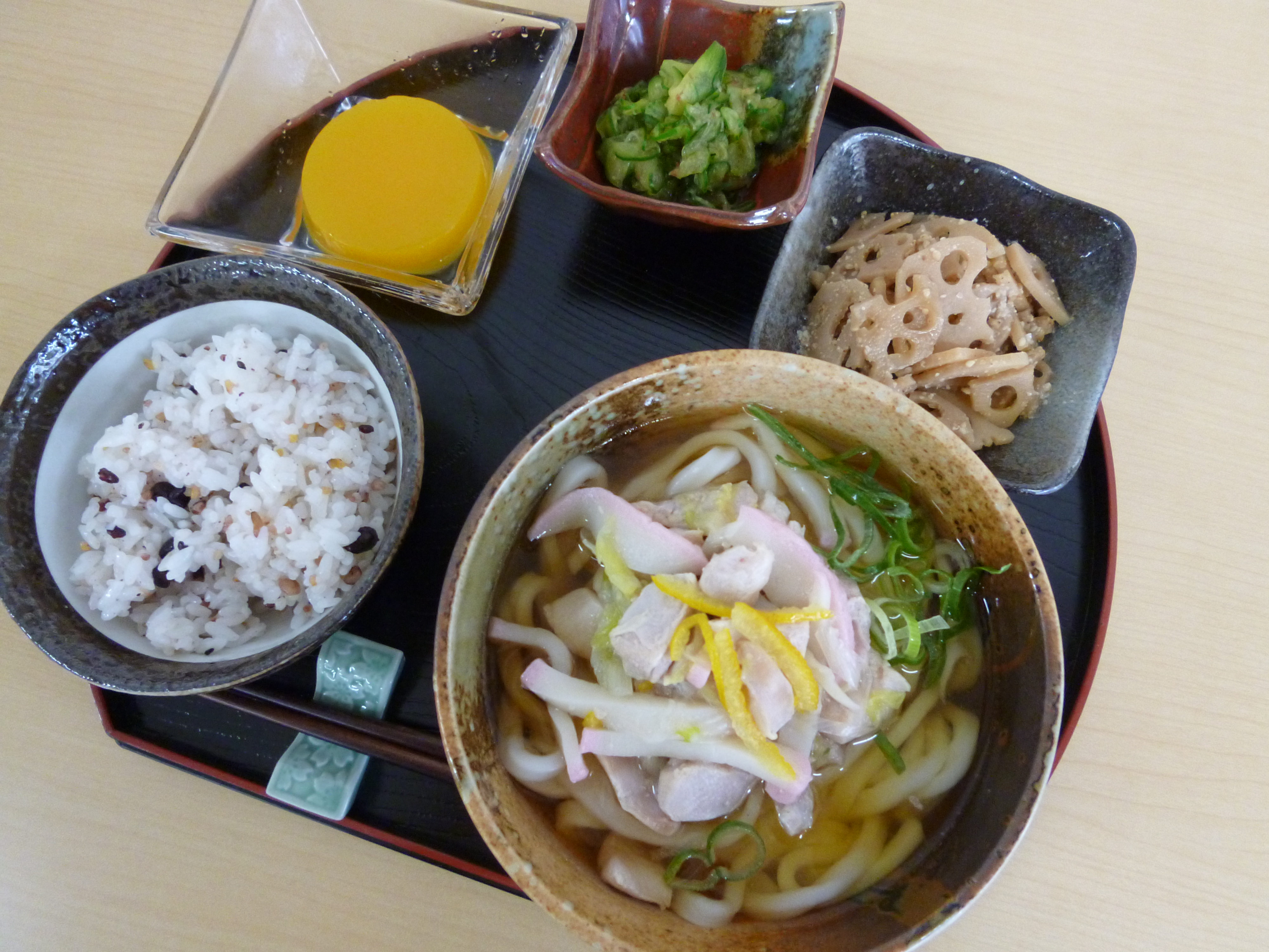 くみのき苑ゆらら　鶏塩柚子うどん