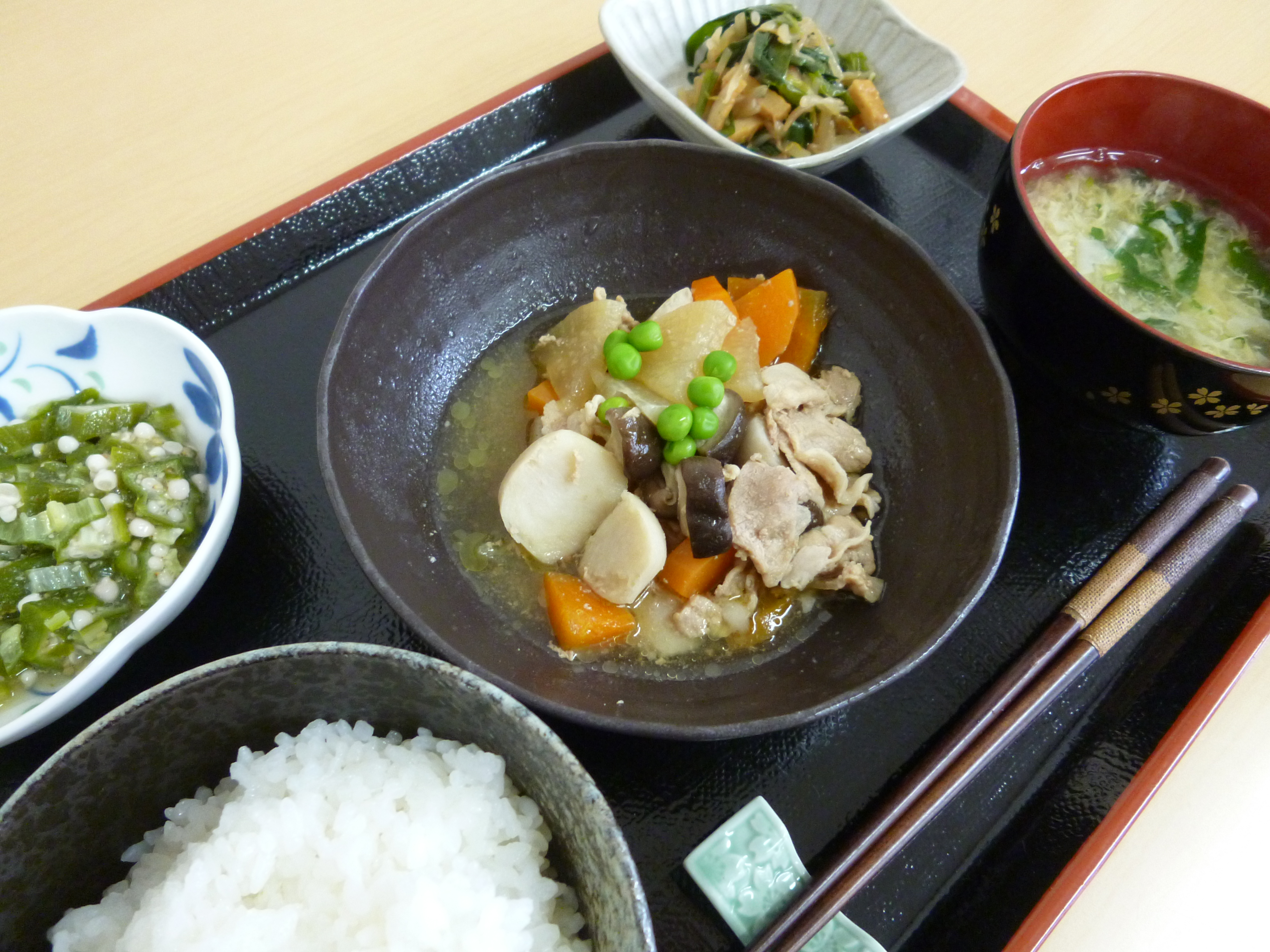 くみのき苑ゆらら　豚肉と野菜の旨煮