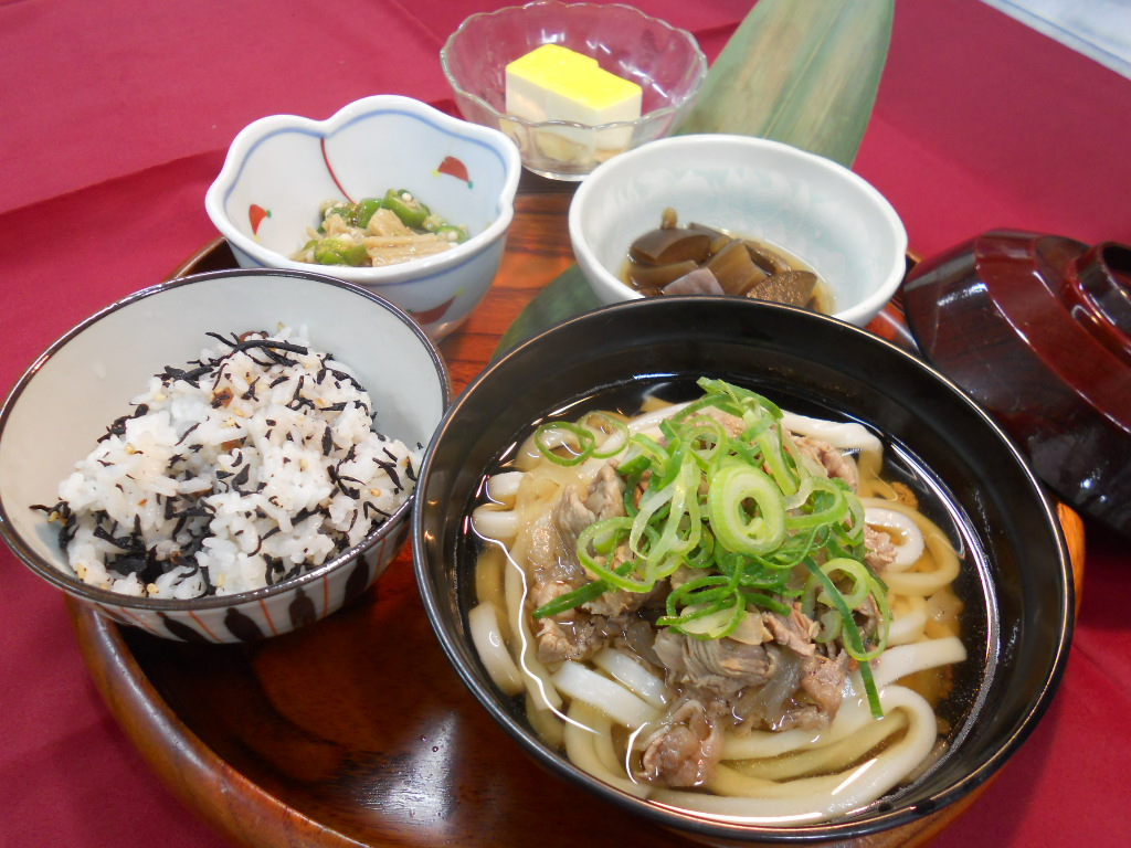 くみのき苑堺北　肉うどん