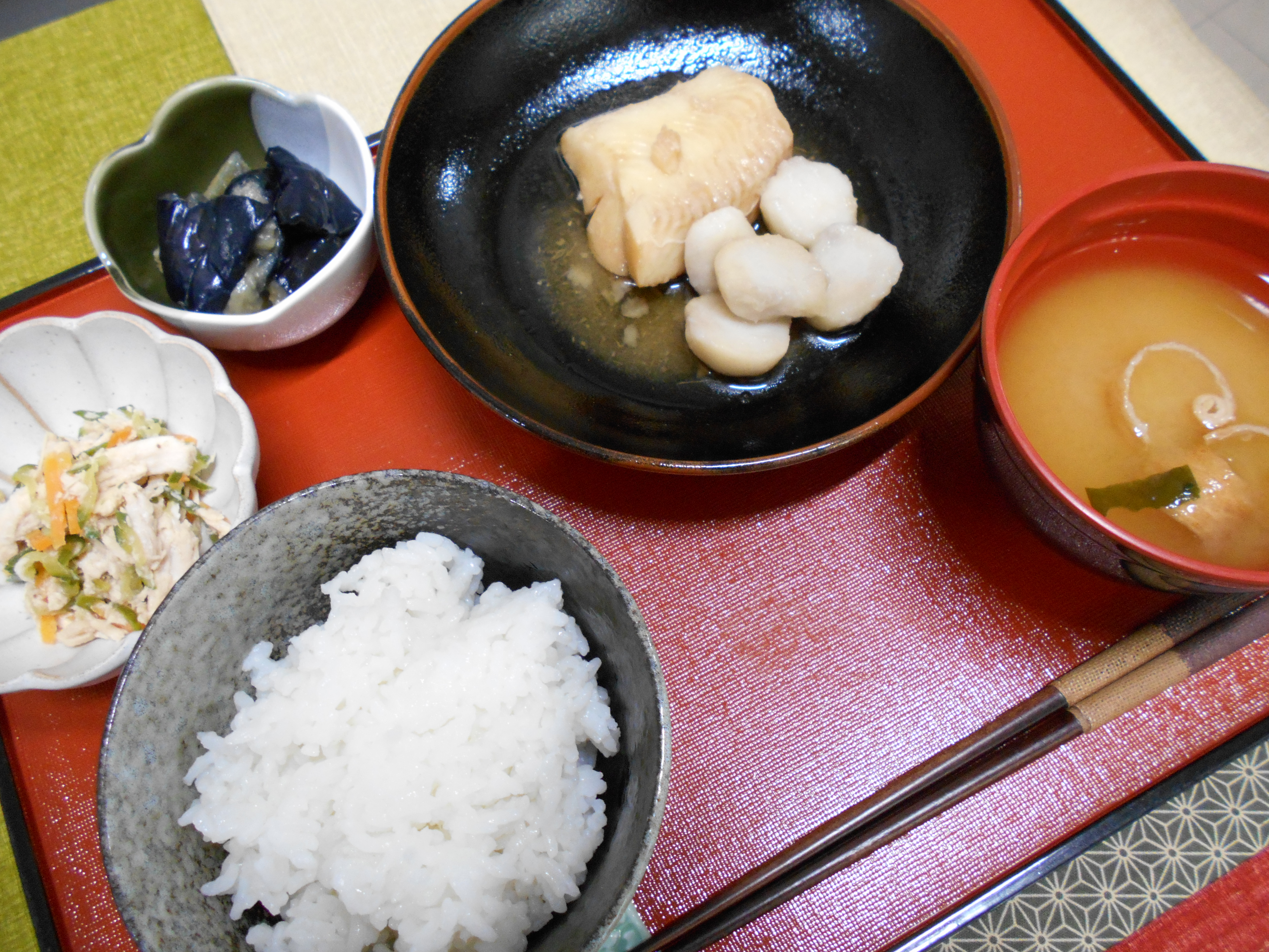 くみのき苑本部　からすかれいの煮物