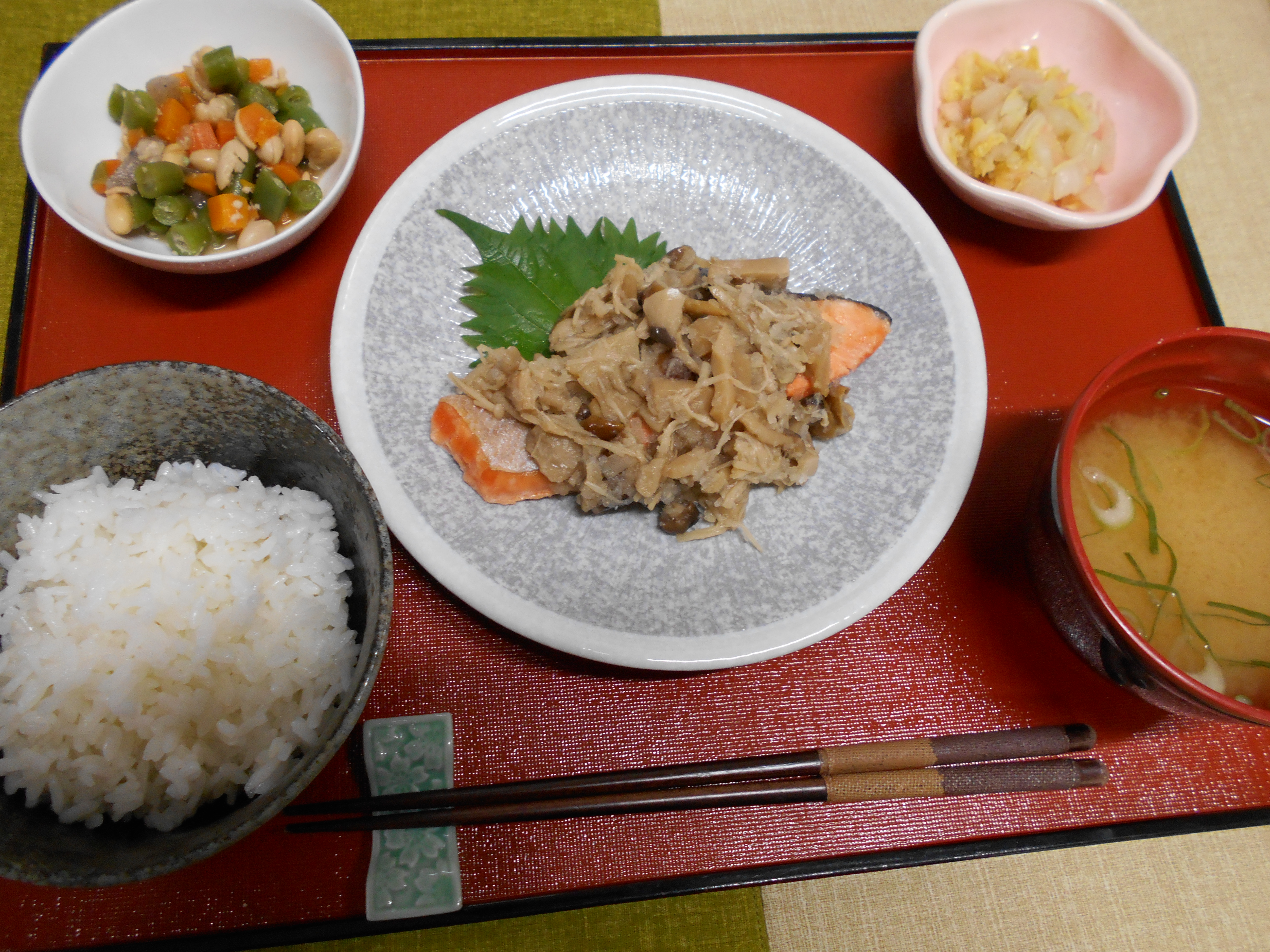 くみのき苑本部　焼鮭の香味卸かけ