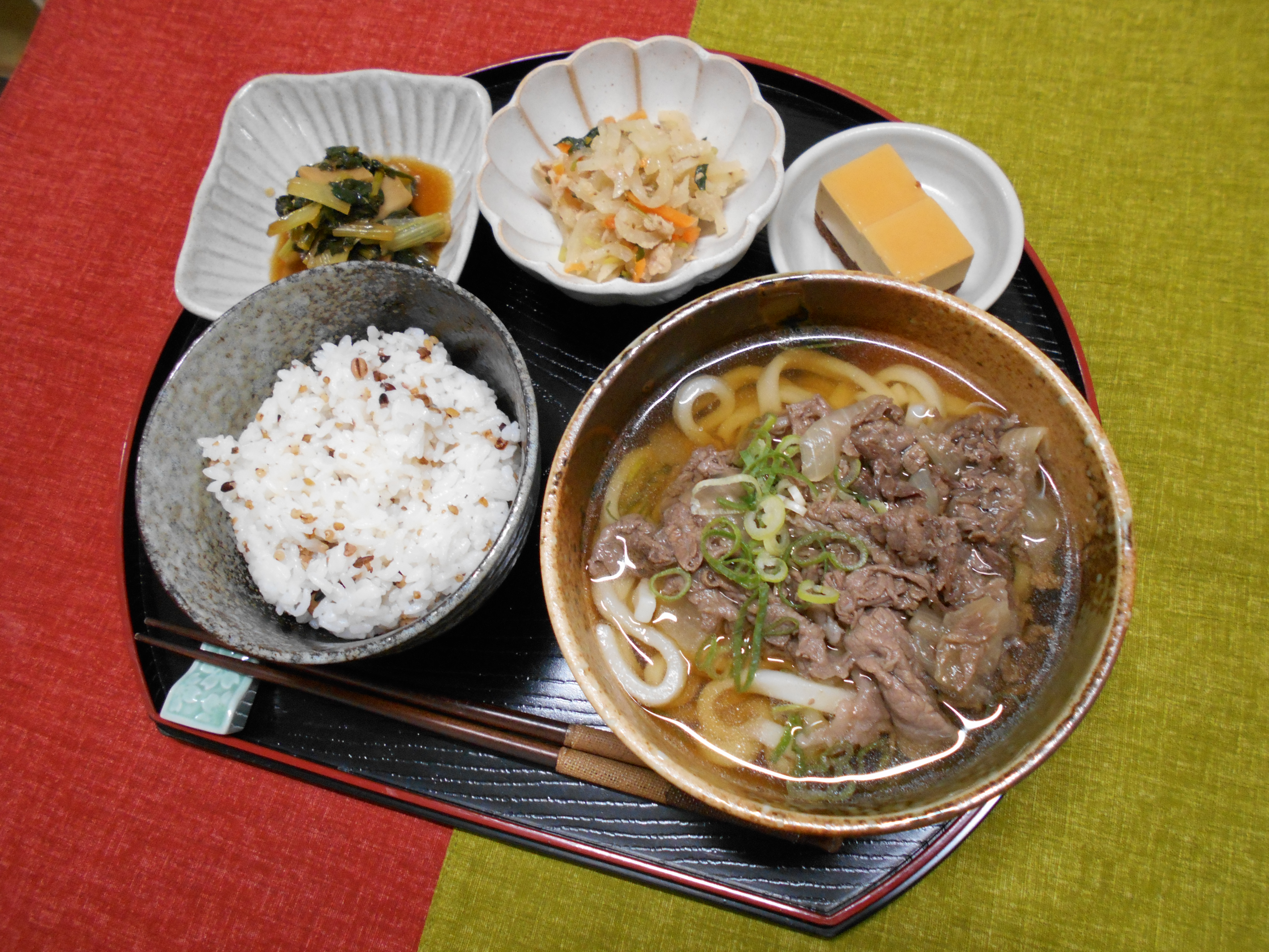 くみのき苑本部　肉うどん