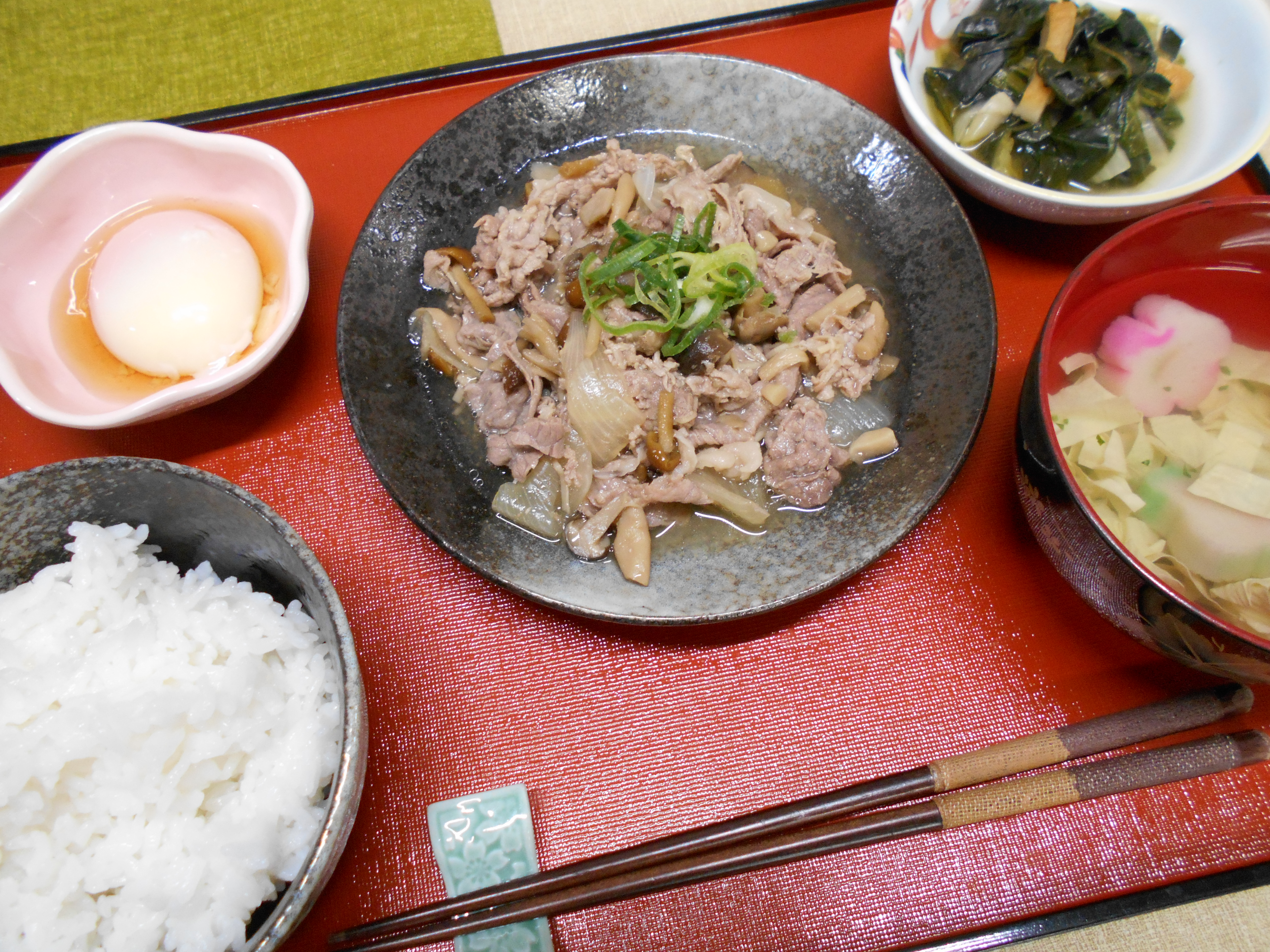 くみのき苑本部　牛肉ときのこのすき煮