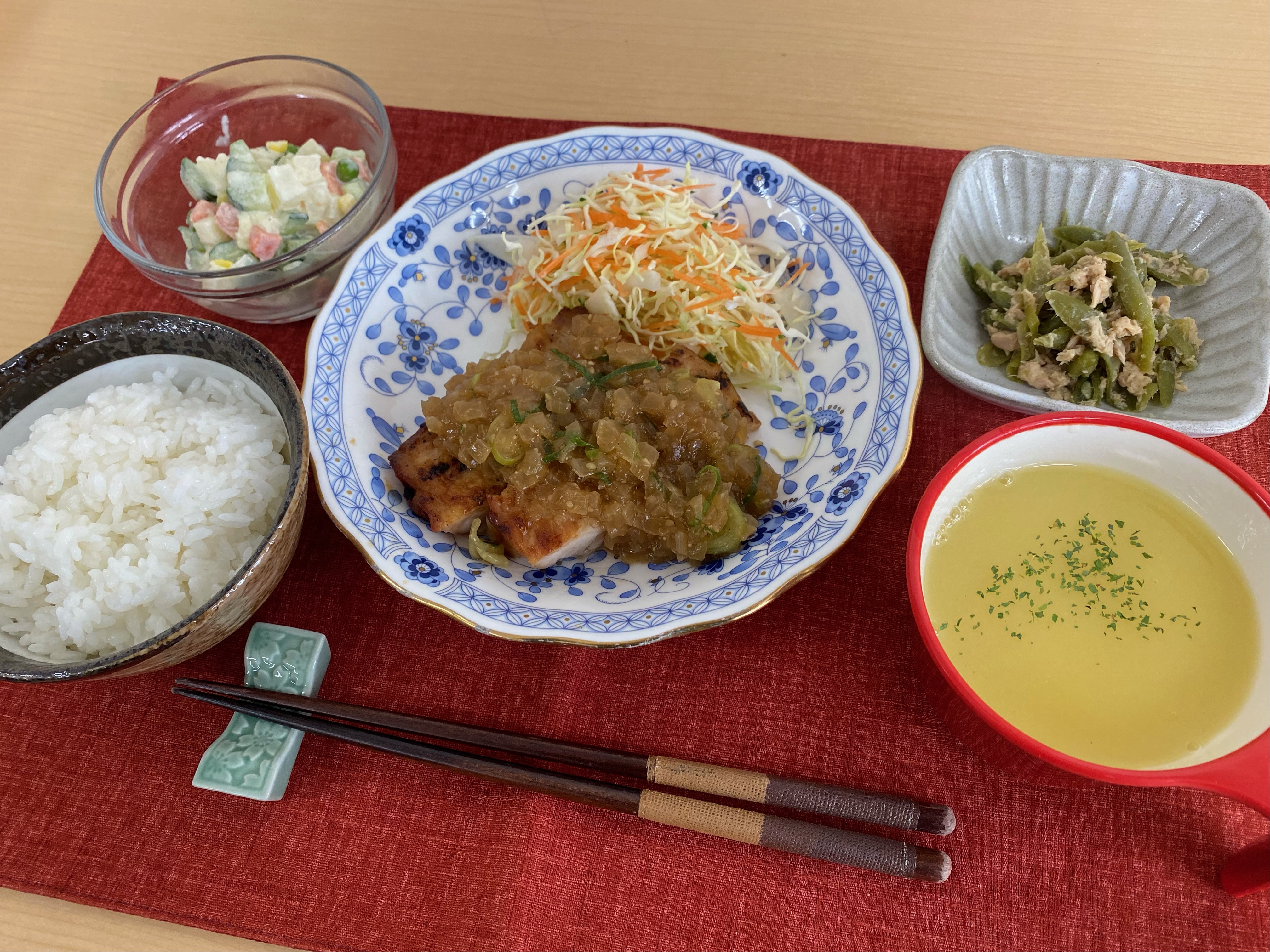 くみのき苑ゆらら　鶏肉の香味焼き