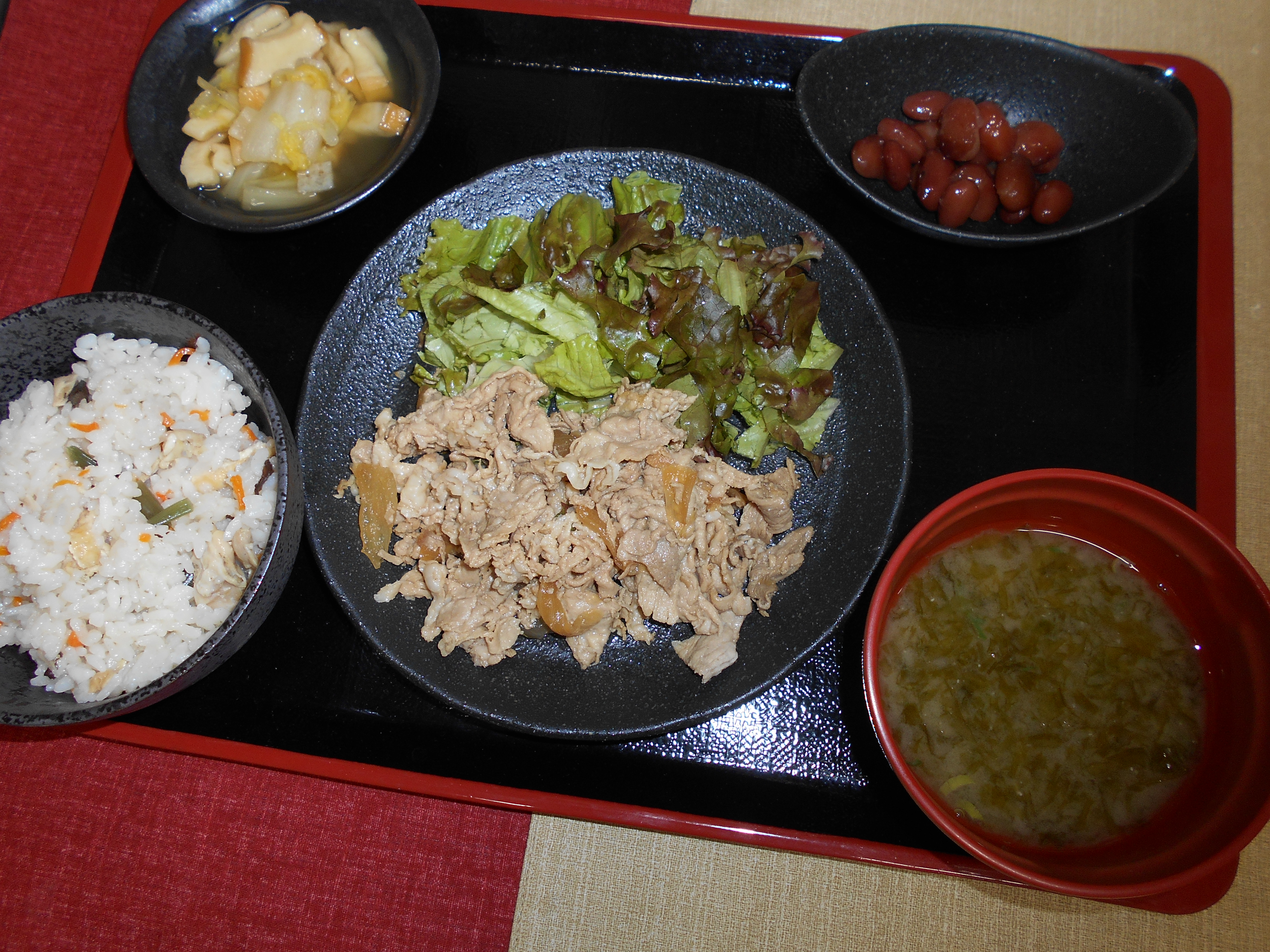 くみのき苑本部　山菜ごはん　豚肉の照焼