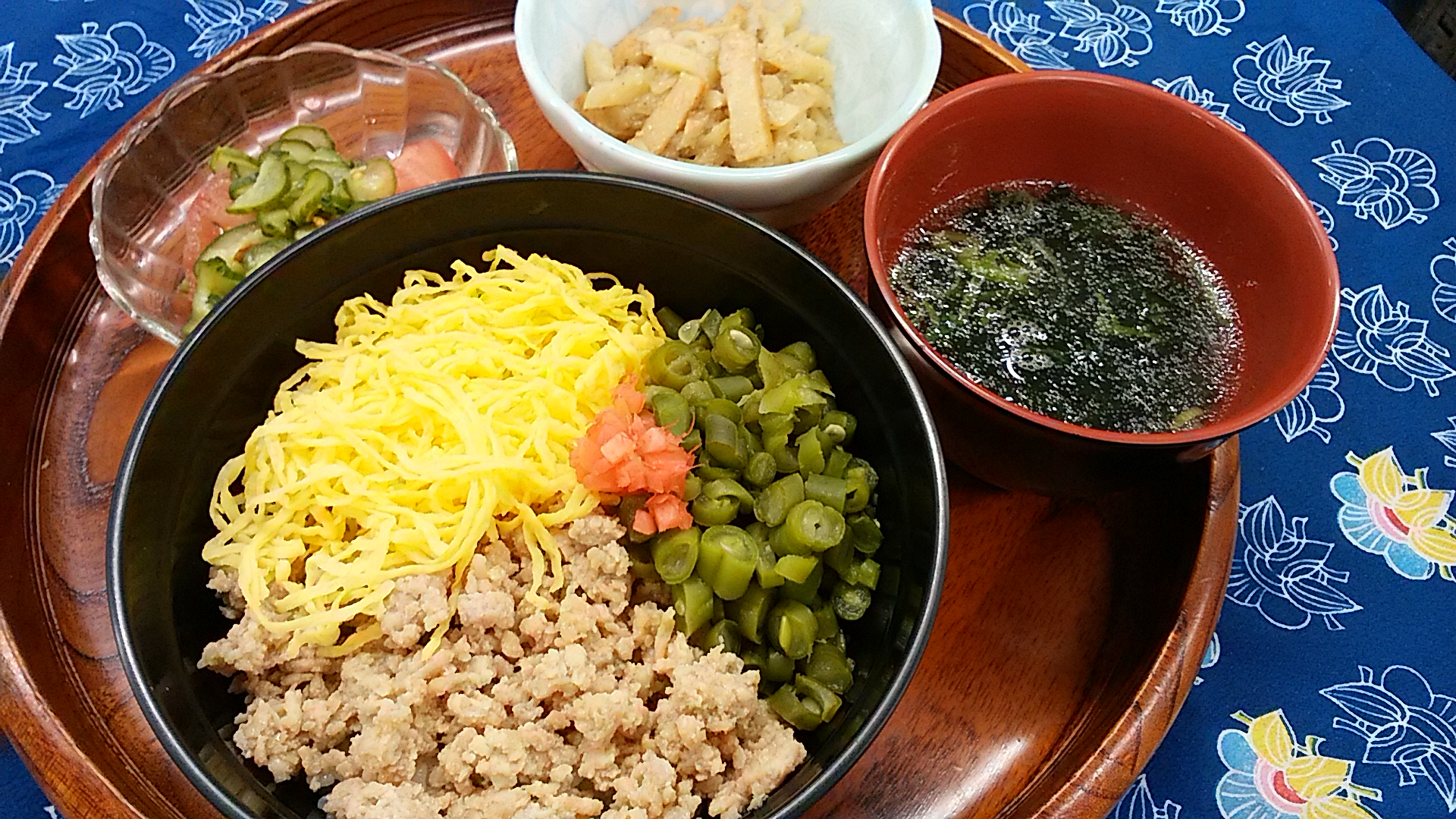 くみのき苑堺北　そぼろ丼