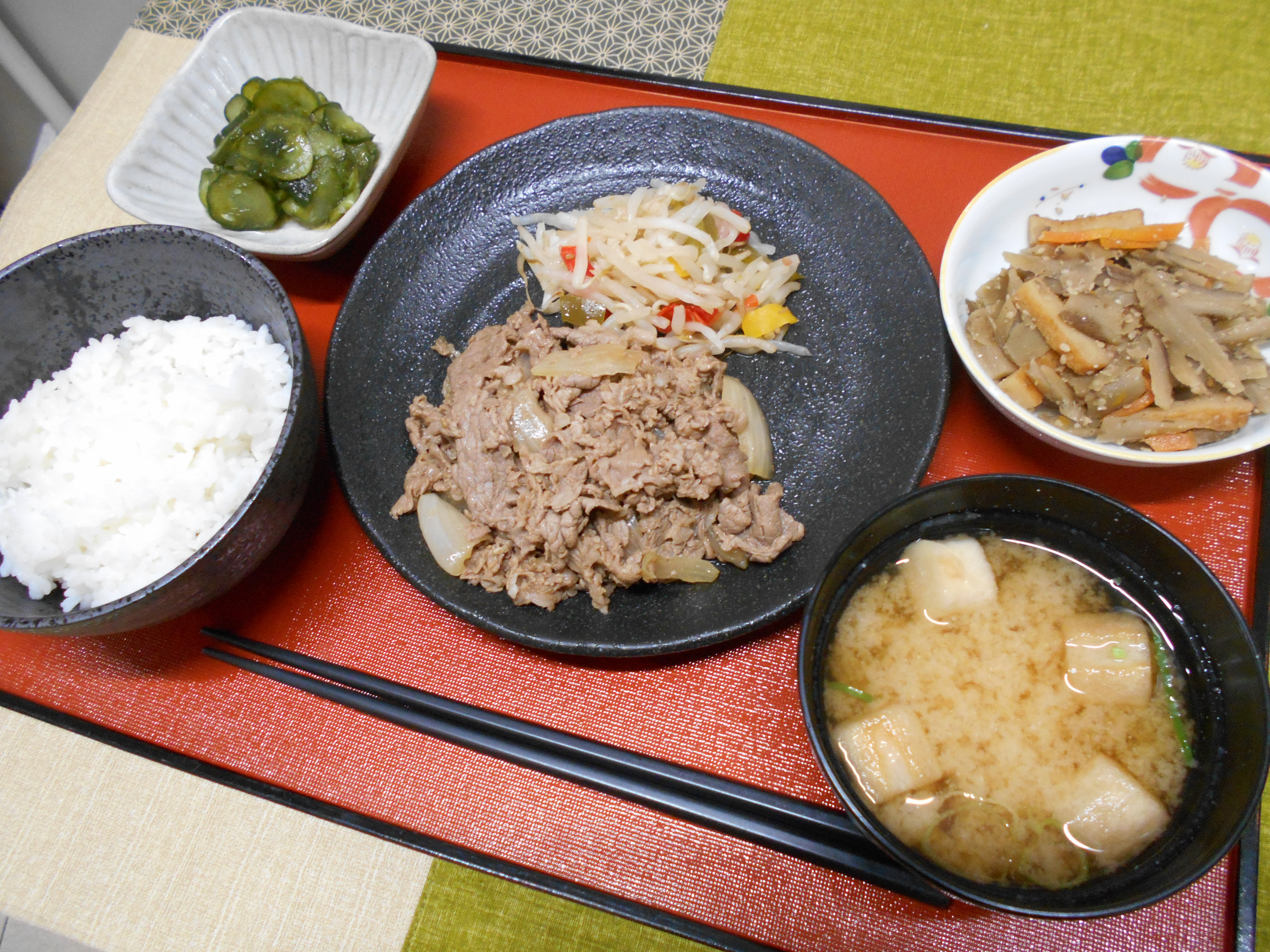 くみのき苑本部　牛肉のタレつけ焼き