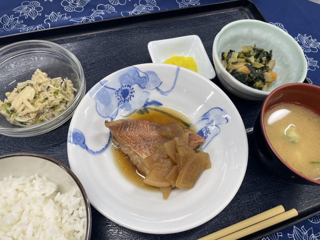 くみのき苑堺北　赤魚の煮付