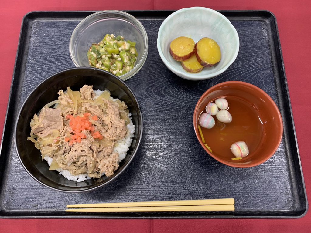 くみのき苑堺北　牛丼