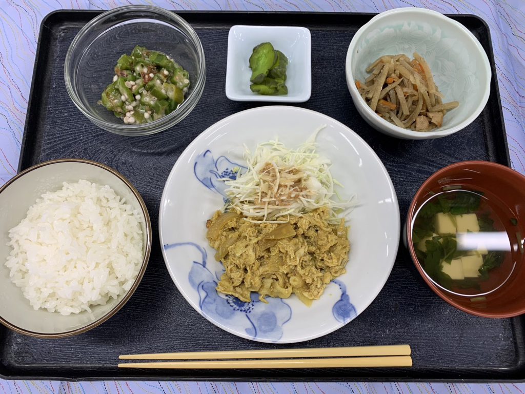 くみのき苑堺北　豚肉のカレー照焼