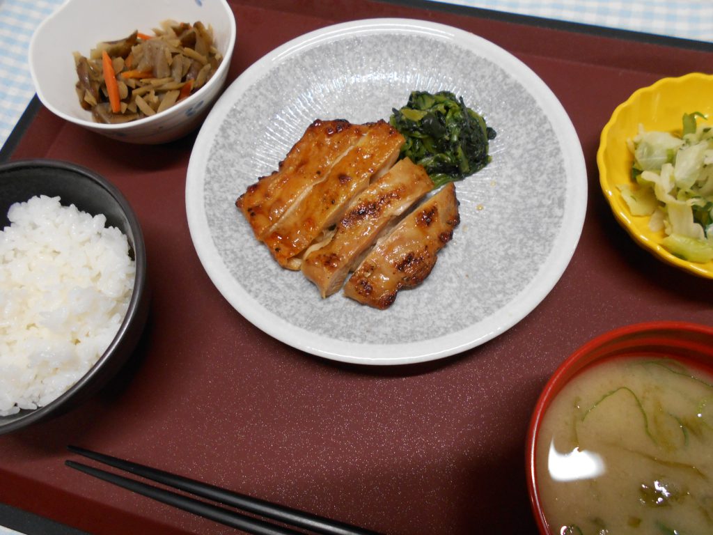 くみのき苑本部　鶏肉の照焼