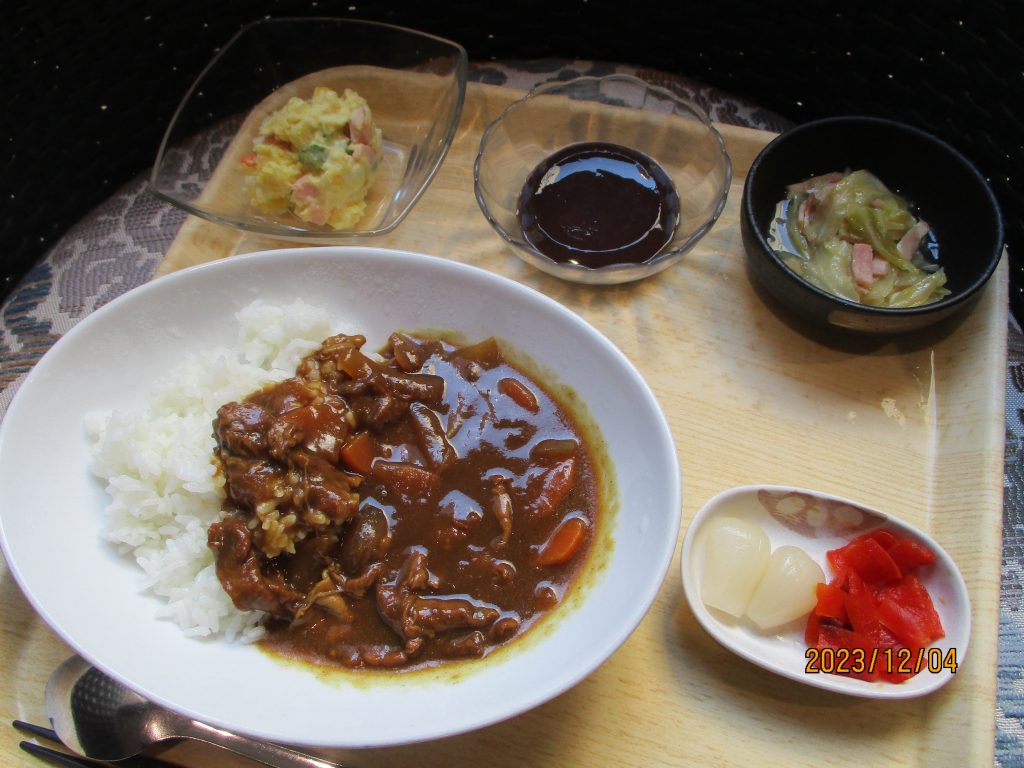 くみのき苑しらさぎ　カレーライス