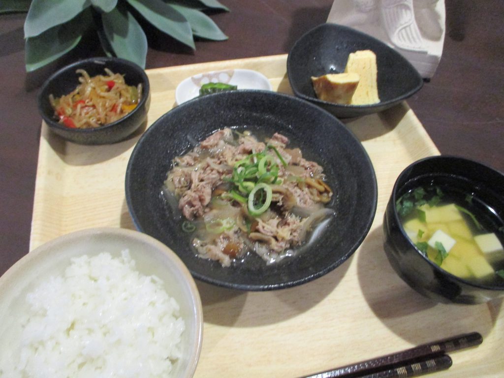 くみのき苑しらさぎ　牛肉ときのこのすき煮