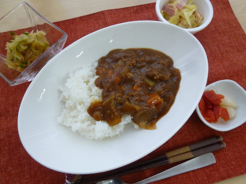 くみのき苑ゆらら　カレーライス