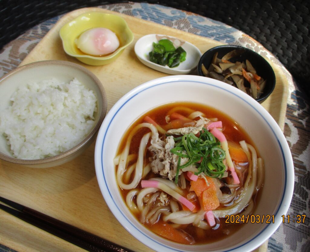 くみのき苑しらさぎ　味噌うどん