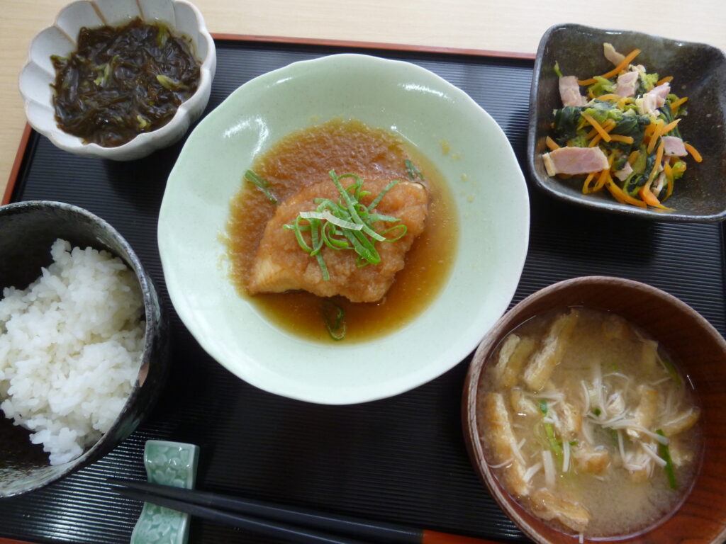 くみのき苑ゆらら　カラスカレイの卸煮