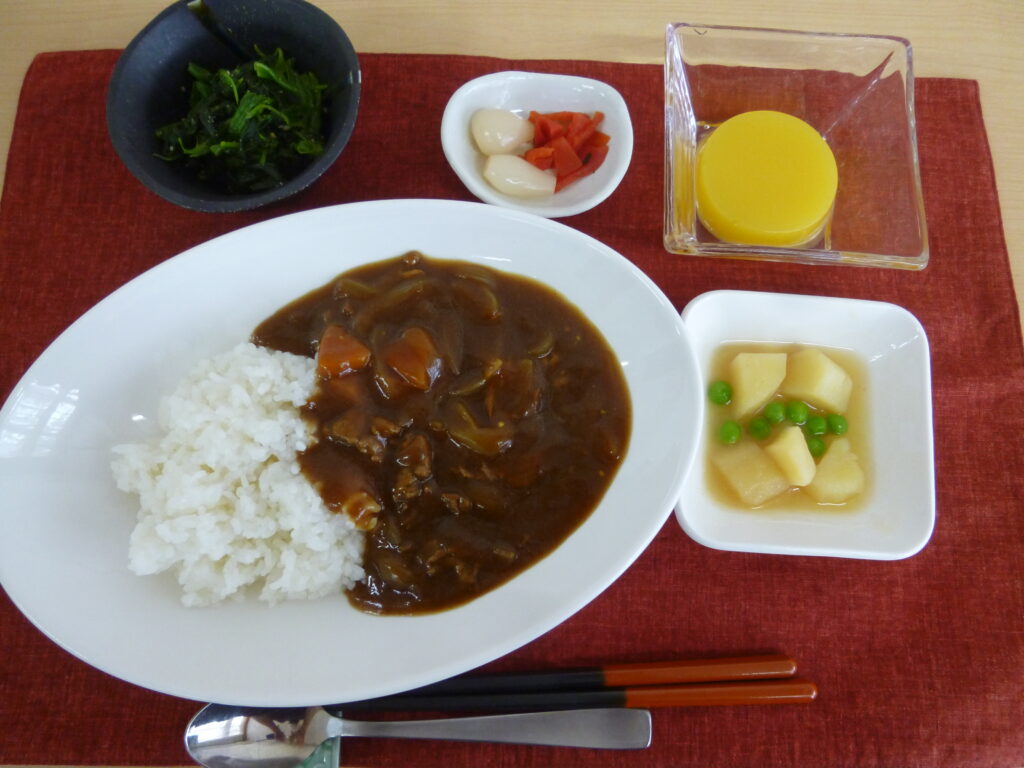 くみのき苑ゆらら　カレーライス