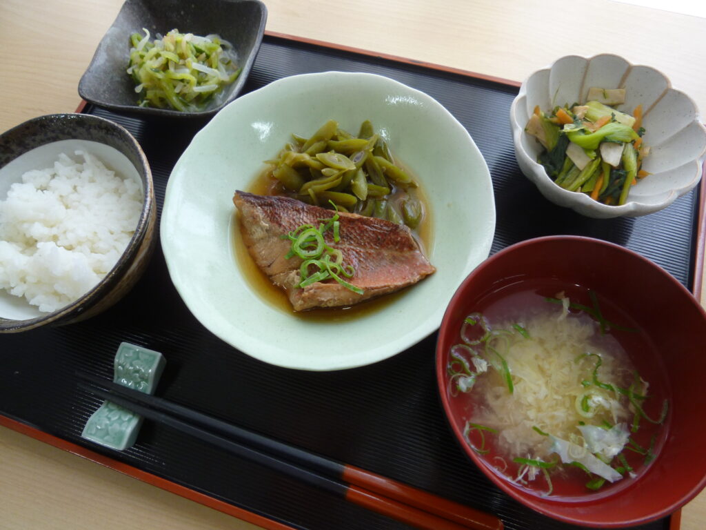 くみのき苑ゆらら　メバルの生姜煮