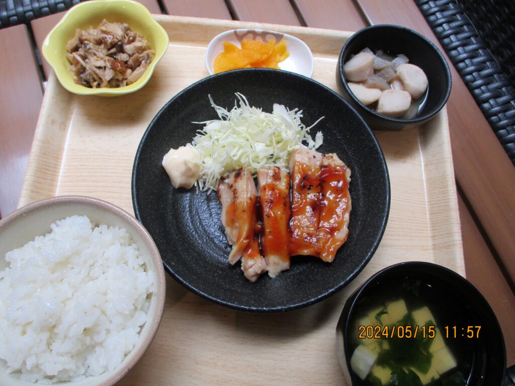 くみのき苑しらさぎ　鶏肉の照焼