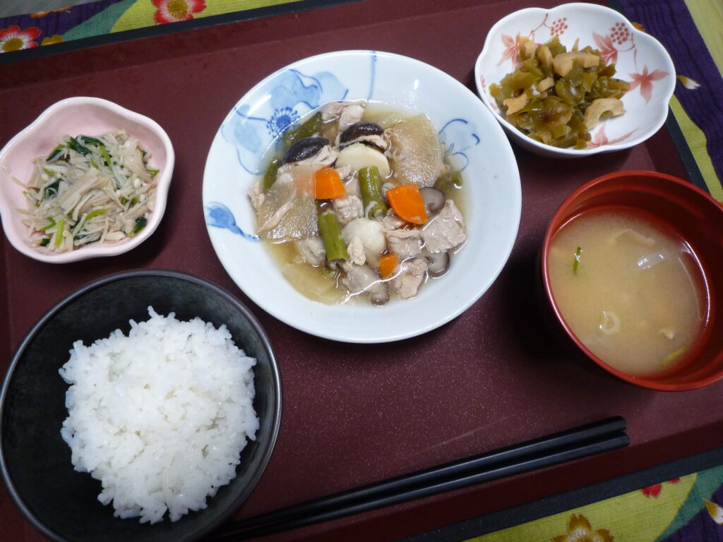 くみのき苑本部　豚肉と野菜の旨煮