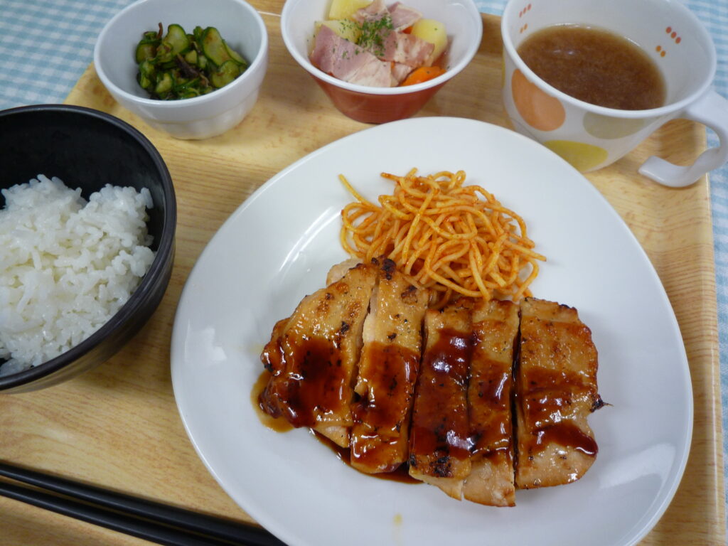 くみのき苑本部　チキンステーキ