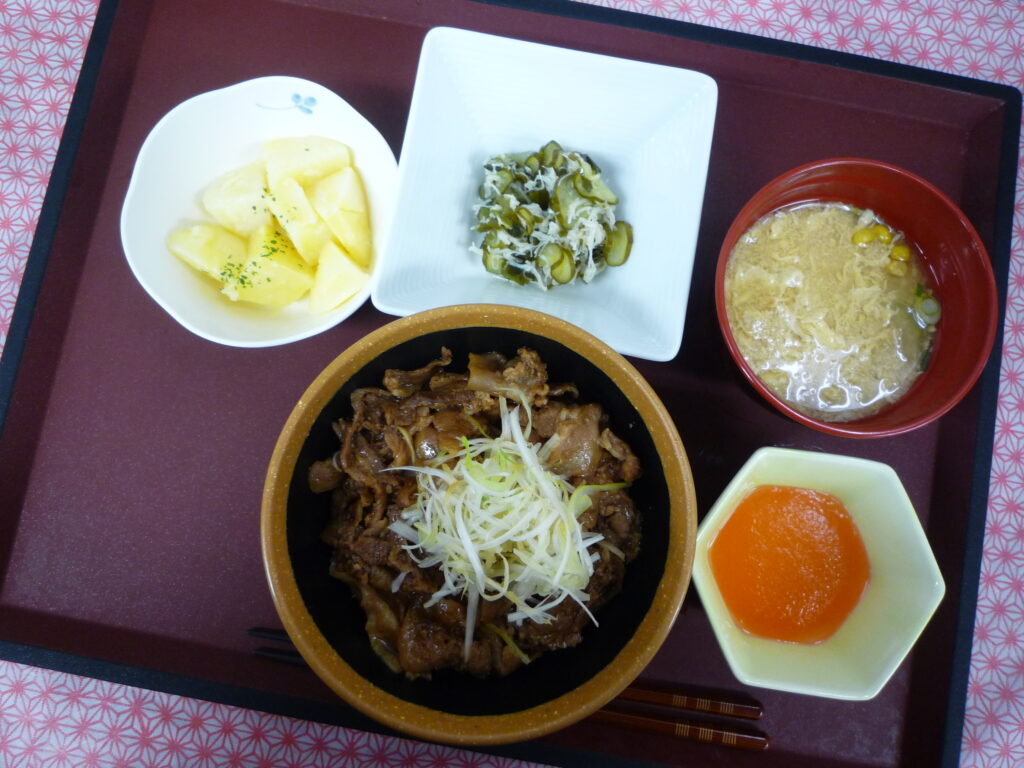 くみのき苑　豚丼