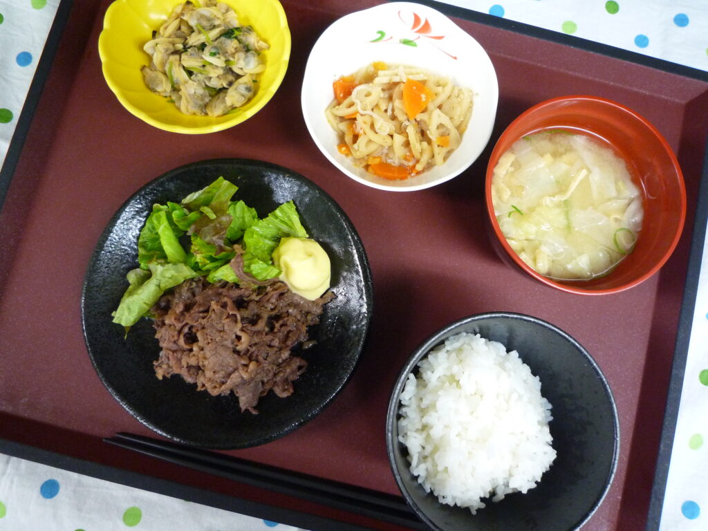 くみのき苑本部　牛肉の和風つけ焼き