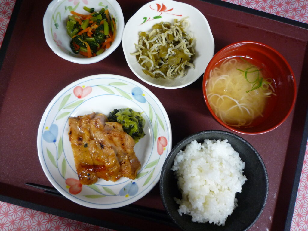 くみのき苑本部　鶏肉の照焼