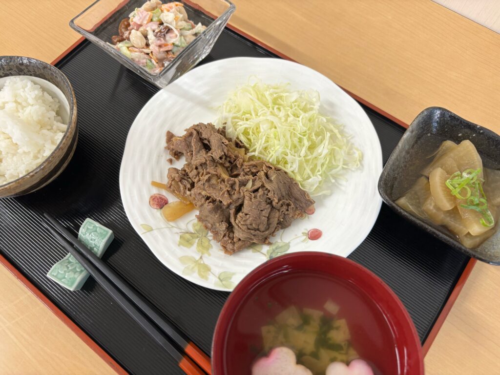 くみのき苑ゆらら　牛肉の味噌焼