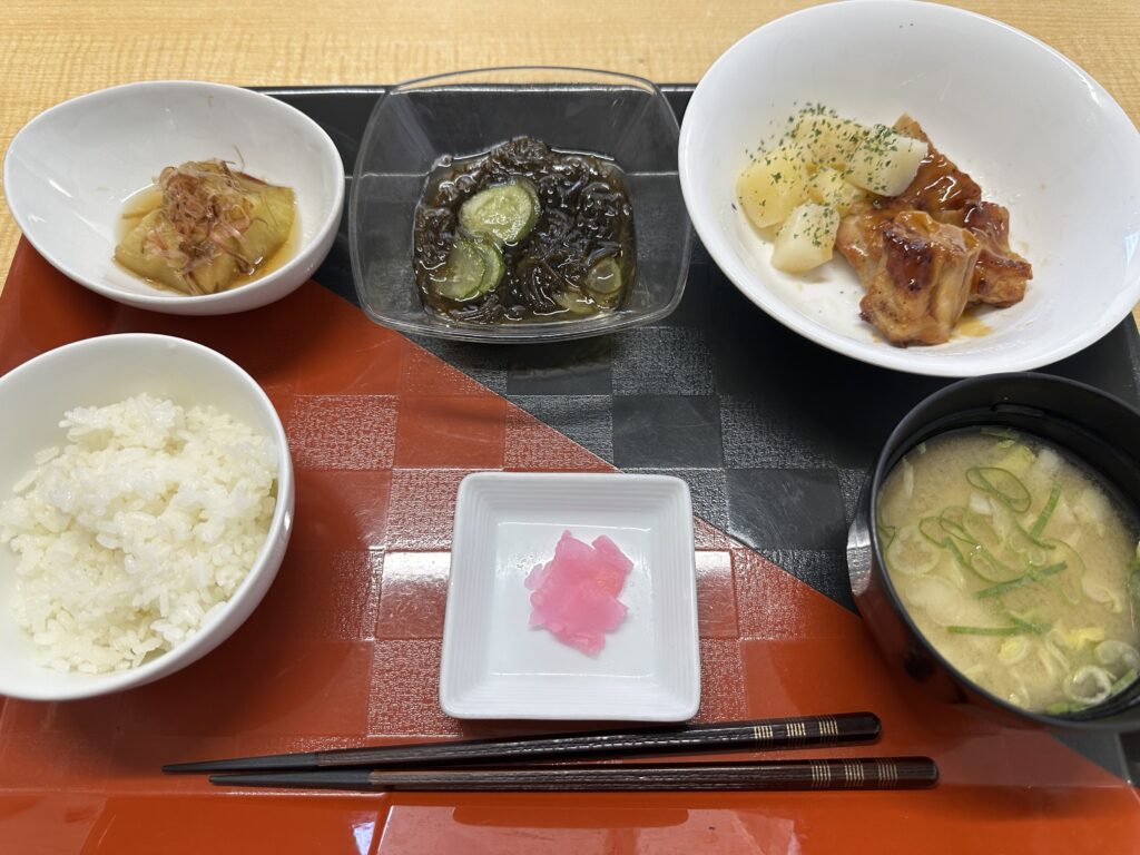 くみのき苑もず陵南　鶏肉の照り焼き