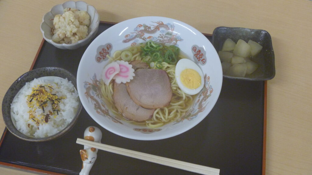 くみのき苑ゆらら　醤油ラーメン