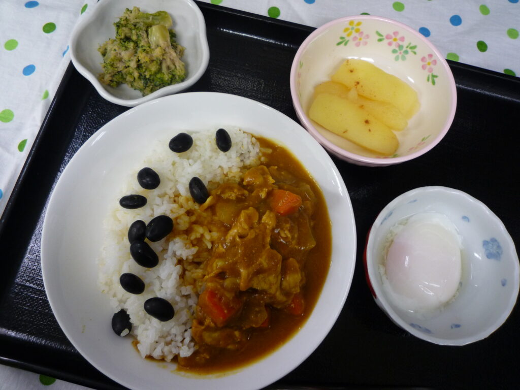 くみのき苑本部　冬野菜のスパイスカレー