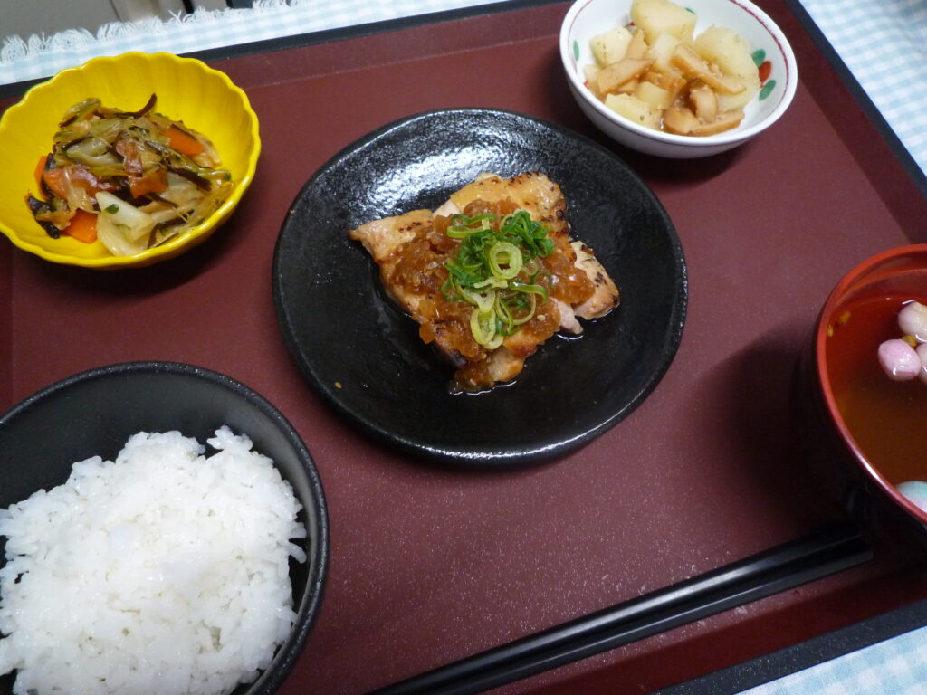 くみのき苑本部　鶏肉の香味焼き