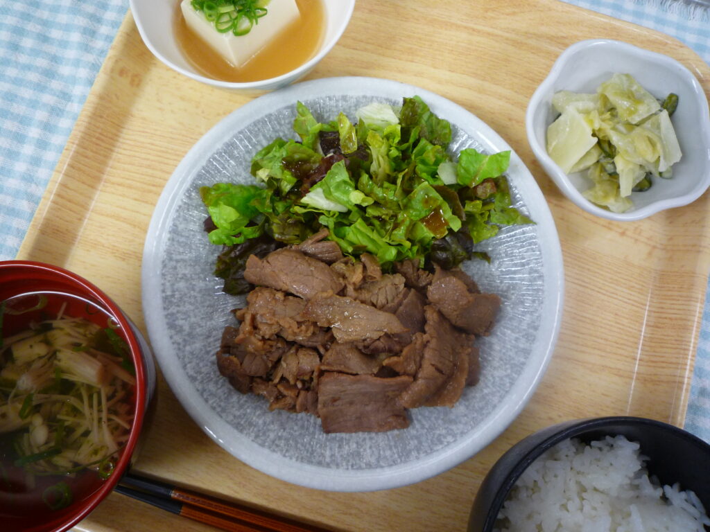 くみのき苑本部　牛肉の和風つけ焼き