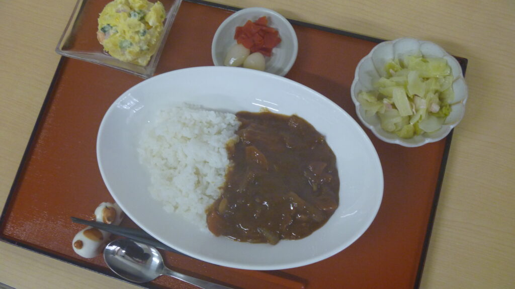 くみのき苑ゆらら　カレーライス