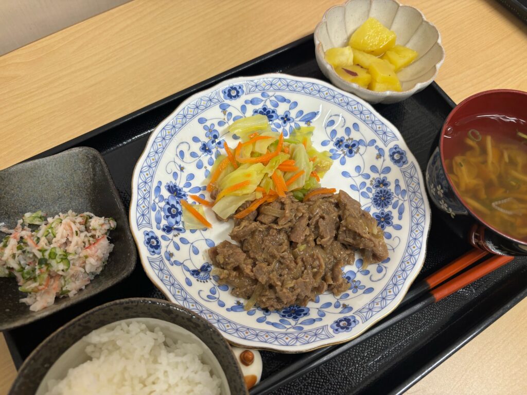 くみのき苑ゆらら　牛肉のごまだれ焼