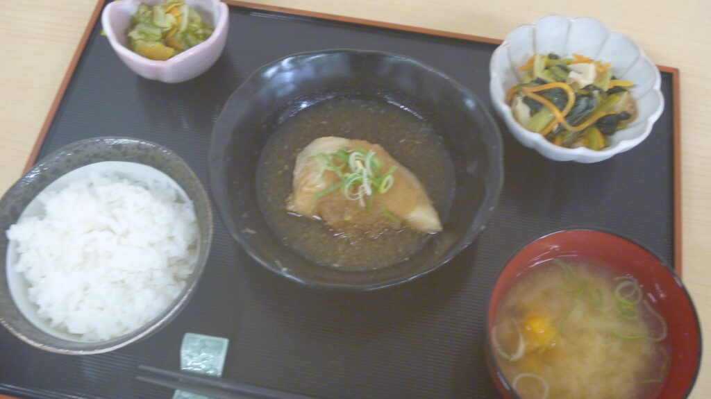 くみのき苑ゆらら　からすかれいの卸煮