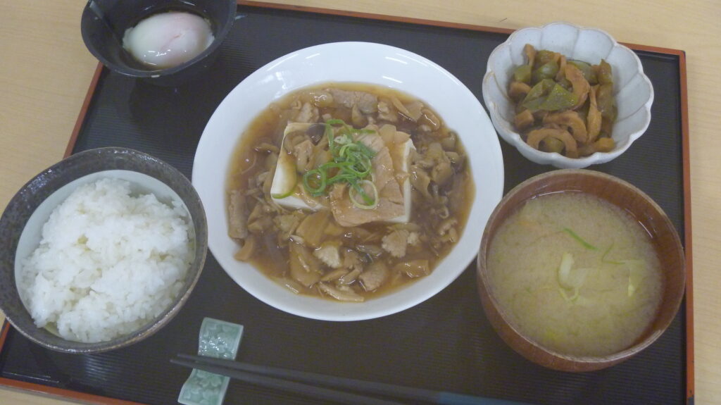 くみのき苑ゆらら　豆腐の豚肉きのこあんかけ