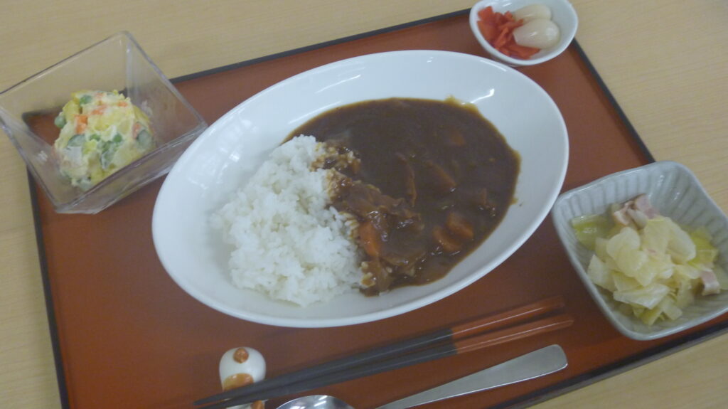 くみのき苑ゆらら　カレーライス