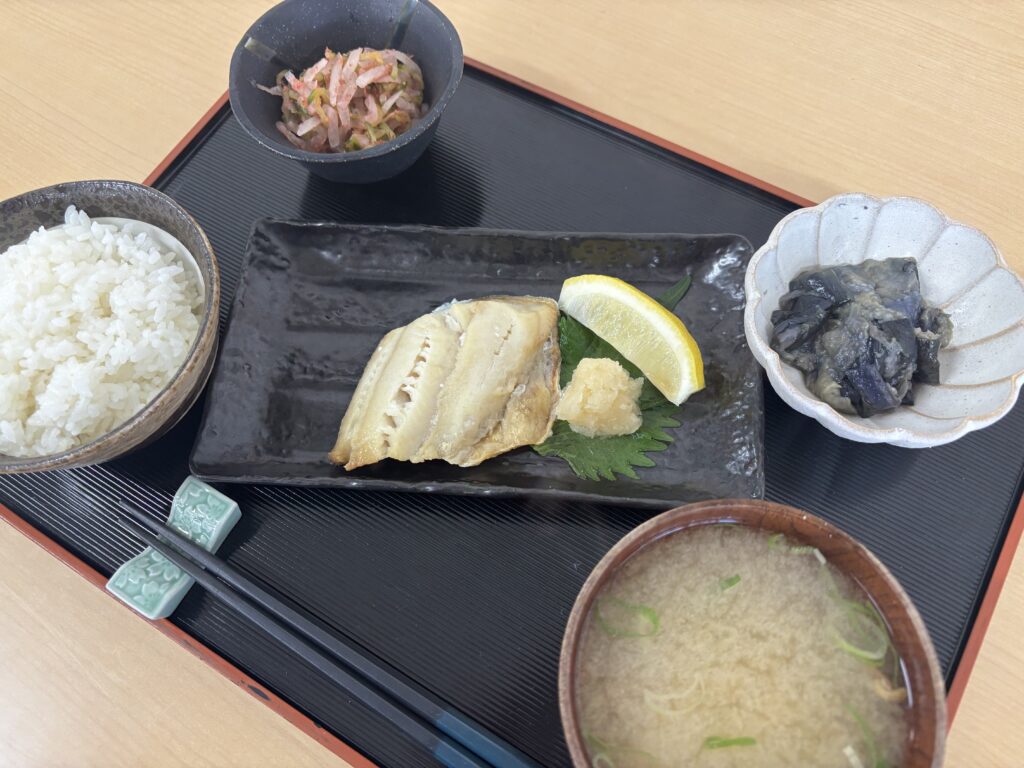 くみのき苑ゆらら　ほっけの塩焼き