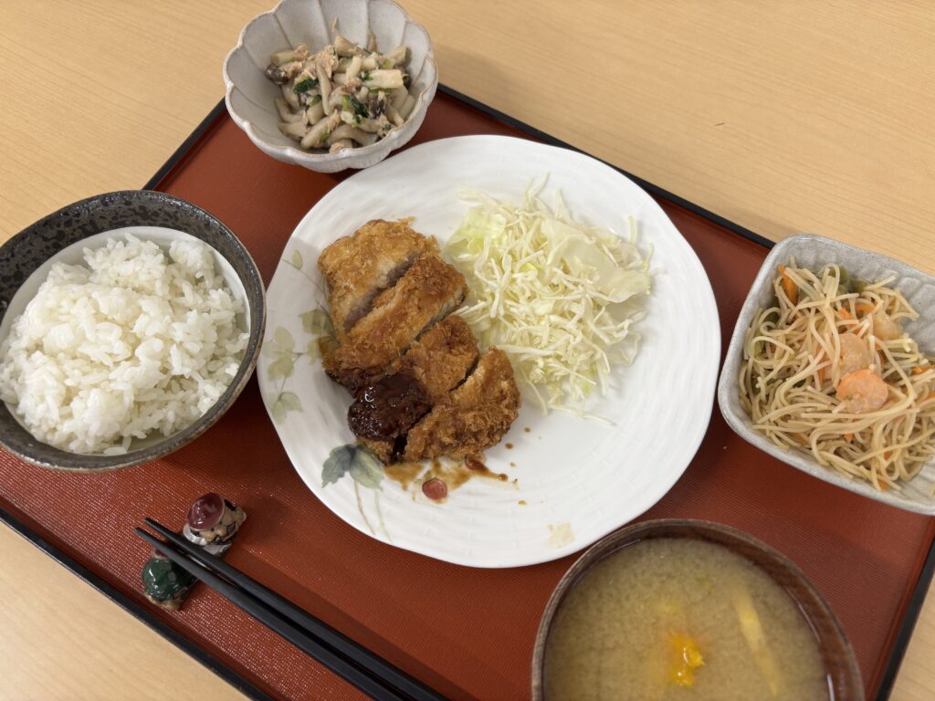 くみのき苑ゆらら　豚かつ