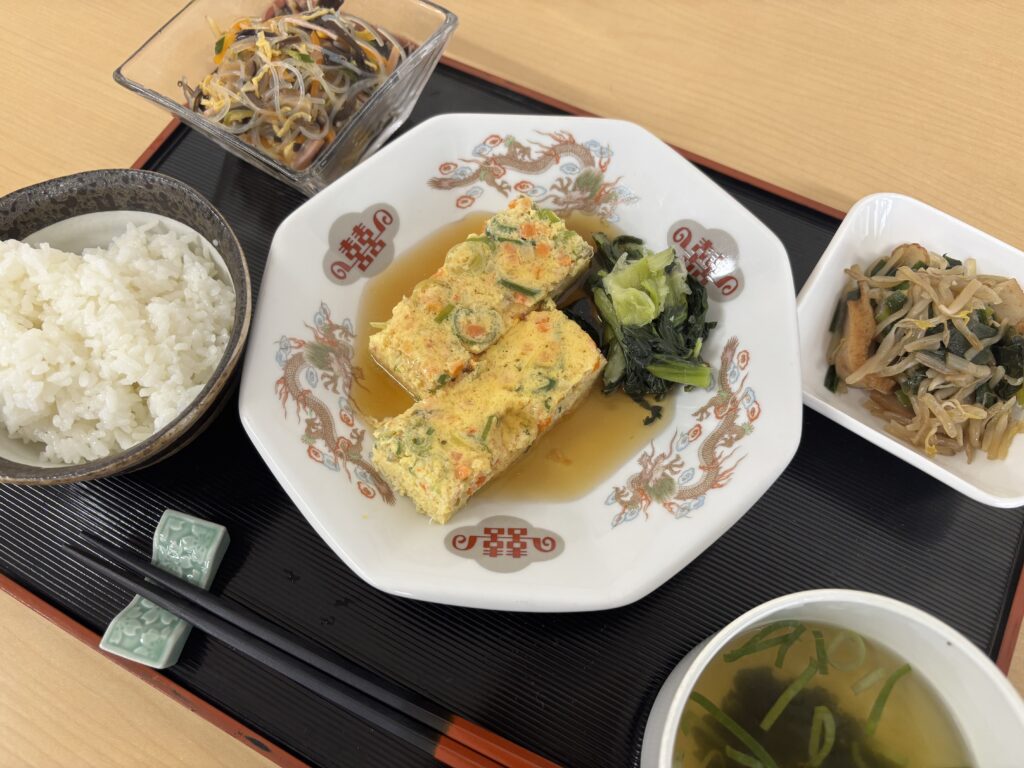 くみのき苑ゆらら　かに玉あんかけ