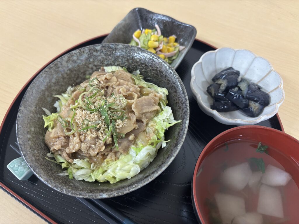 くみのき苑ゆらら　豚丼