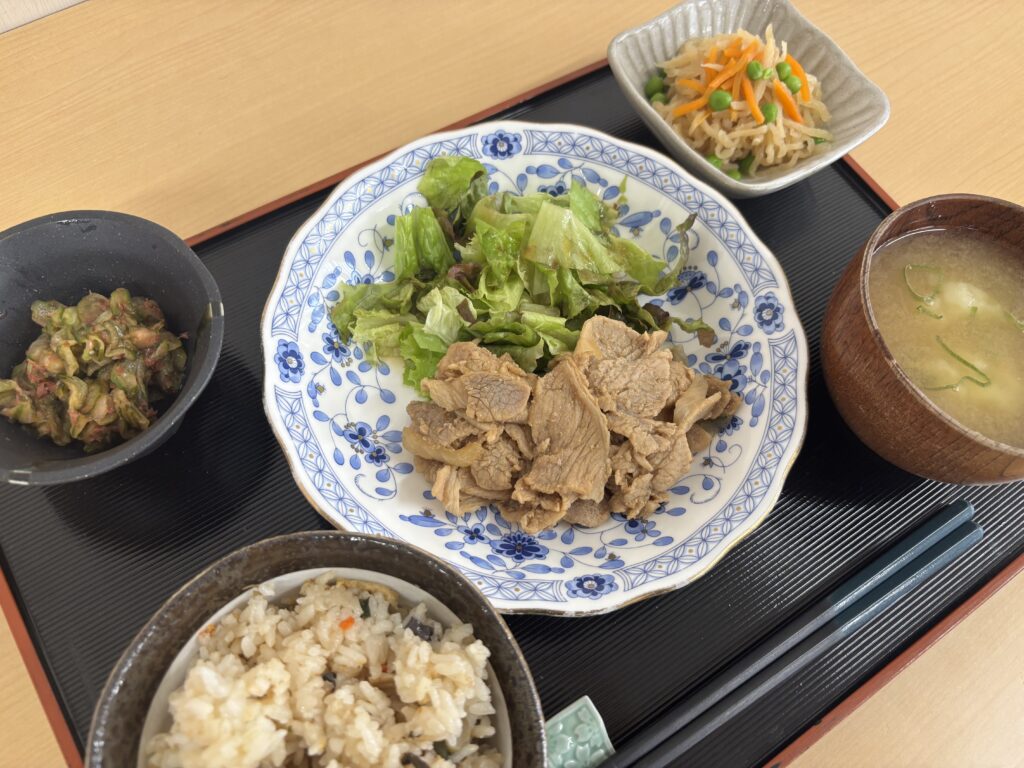 くみのき苑ゆらら　豚肉のつけ焼