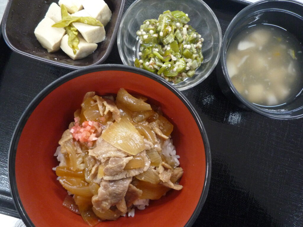 くみのき苑さらさ　牛丼