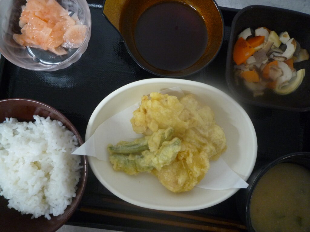くみのき苑さらさ　鶏天