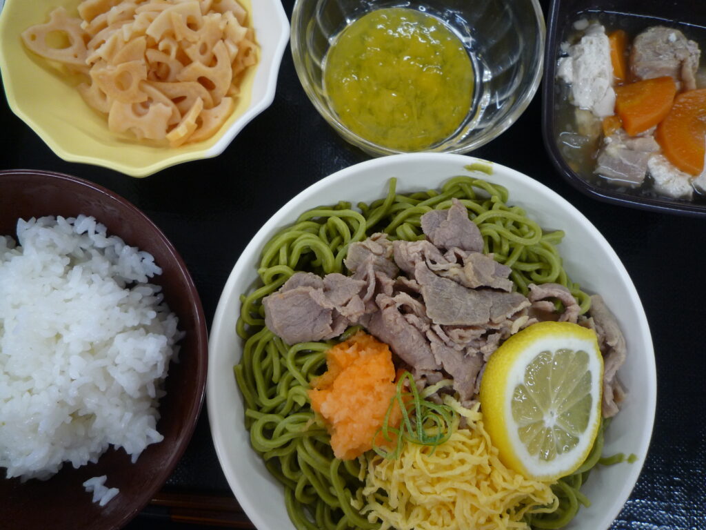 くみのき苑さらさ　瓦そば風