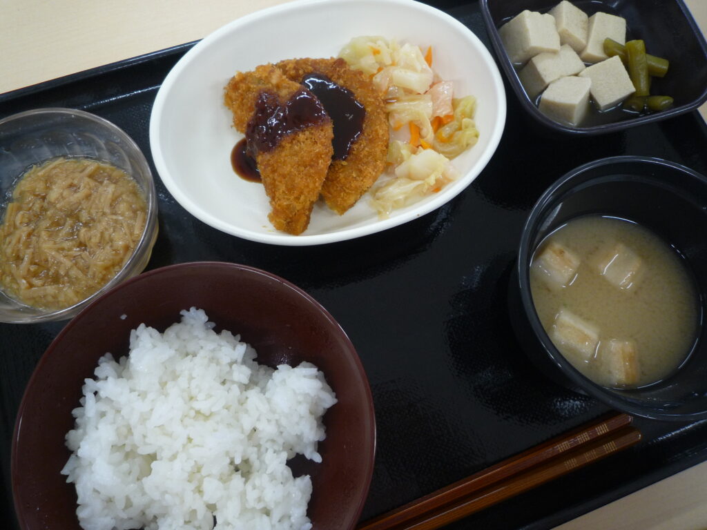 くみのき苑さらさ　メンチカツ